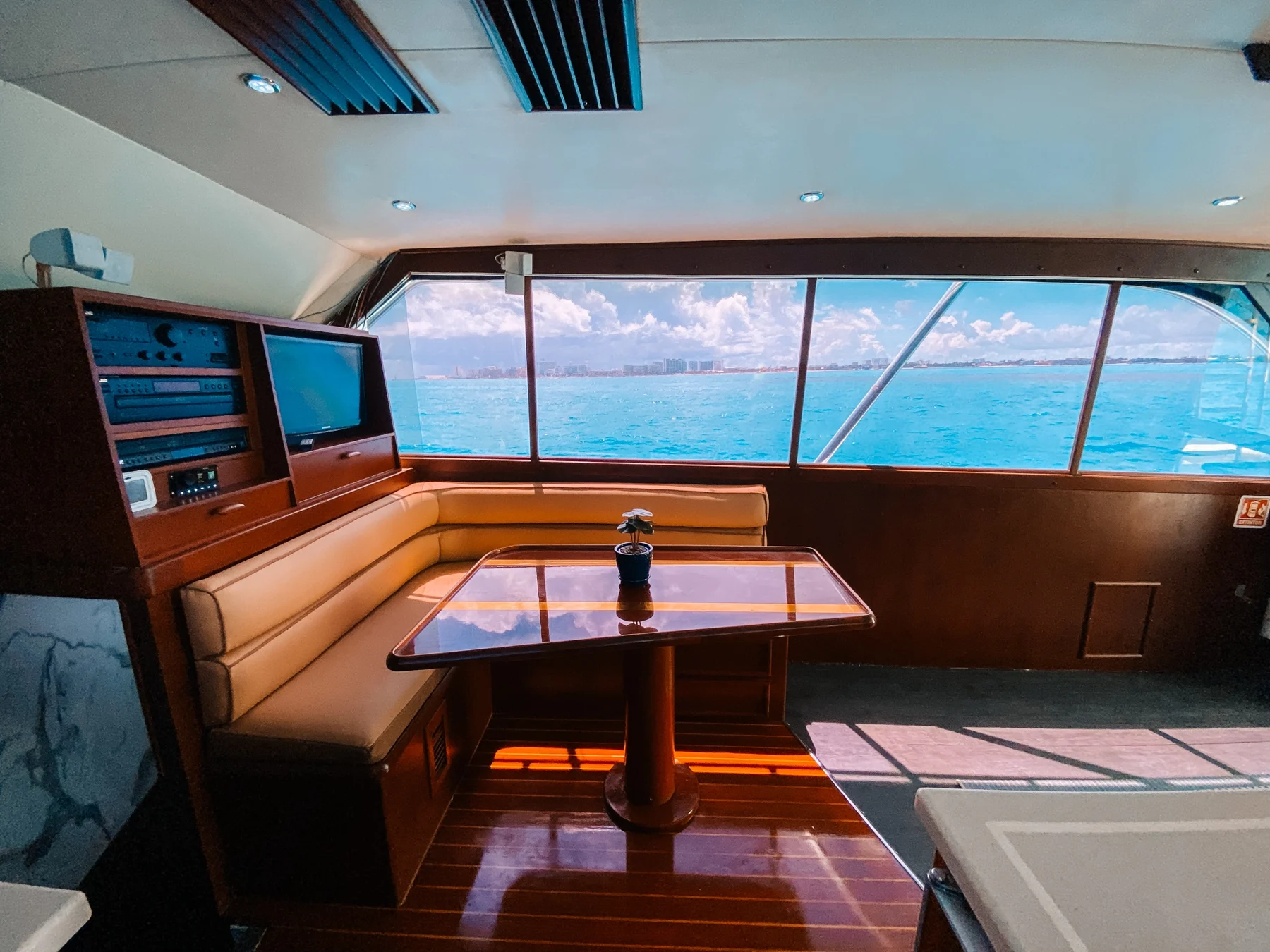 Hatteras 55 Ft, photo 9